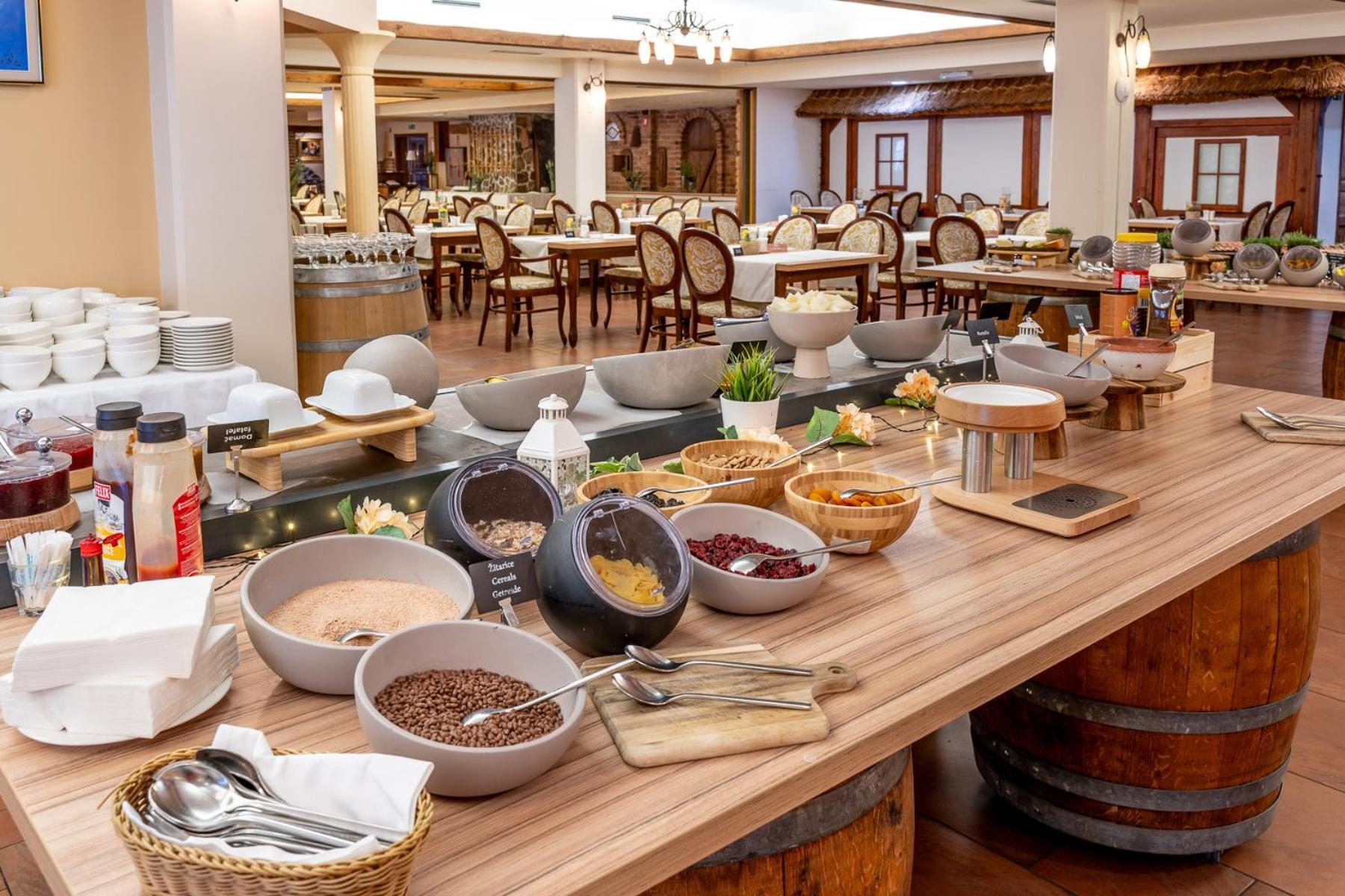 Terme Banovci - Hotel Zeleni Gaj 维尔兹 外观 照片