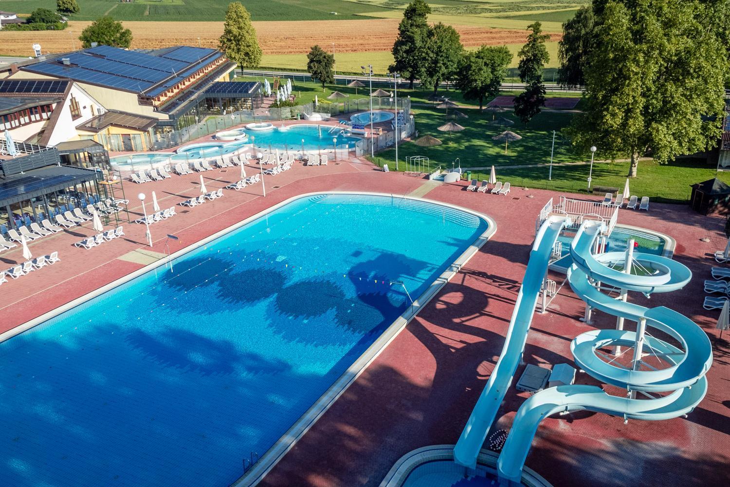 Terme Banovci - Hotel Zeleni Gaj 维尔兹 外观 照片