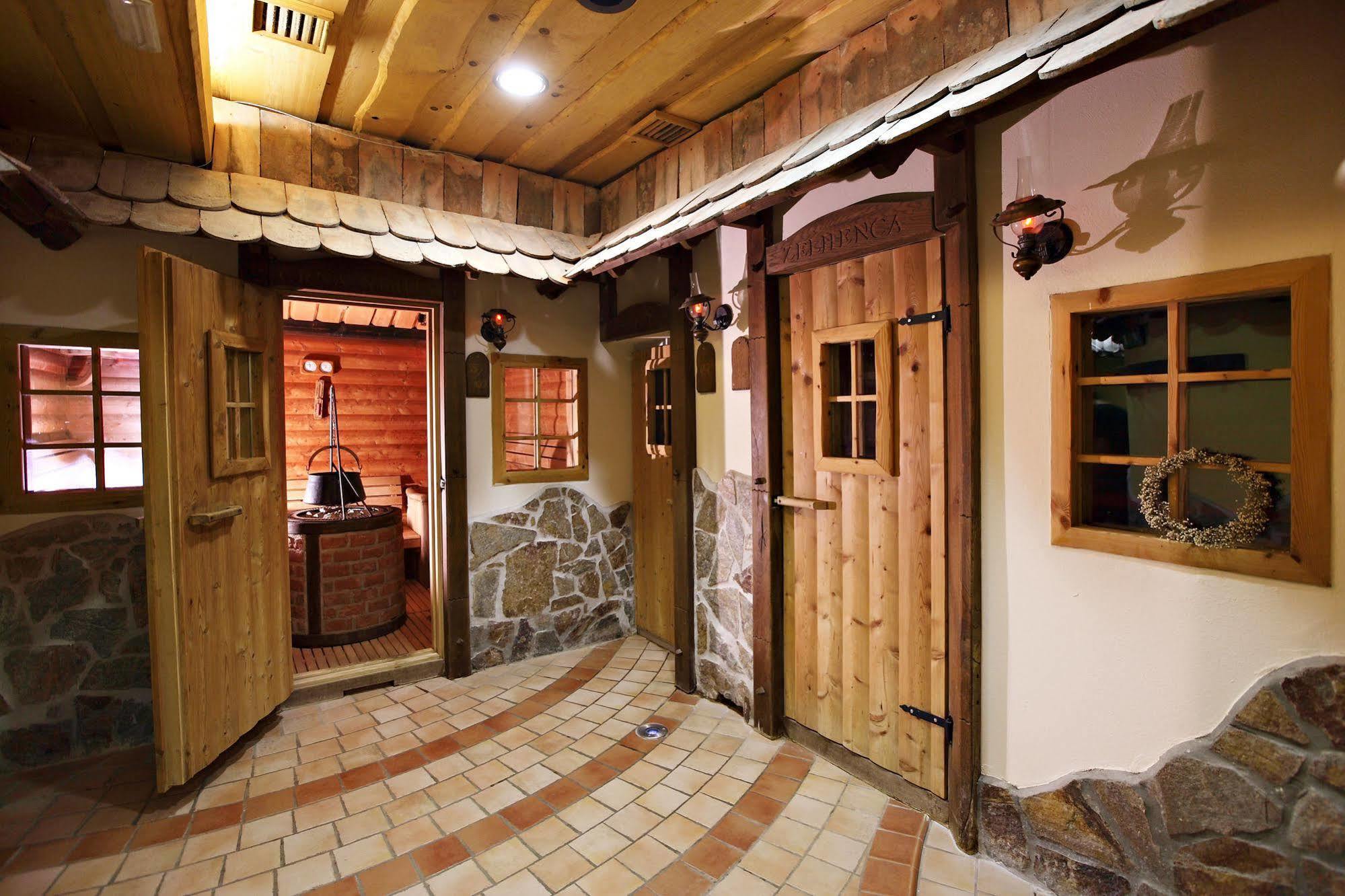 Terme Banovci - Hotel Zeleni Gaj 维尔兹 外观 照片